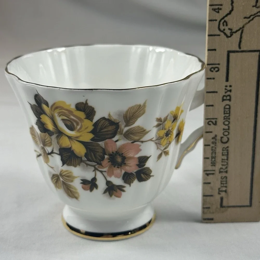 Royal Grafton Teacup And Saucer‎ Yellow Roses Bone China Made In England